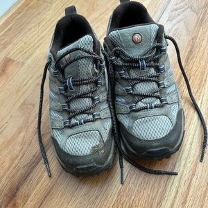 Merrell Women’s Waterproof Hiking Shoe size 7.5